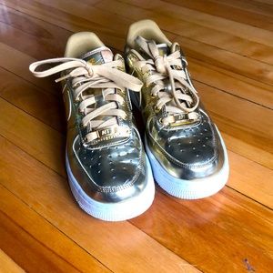 Nike Air Force 1 low sneakers- Metallic Gold, size 6